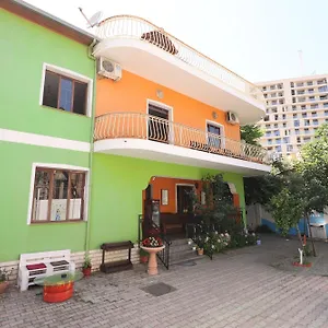 Hostel Osho, Tiran